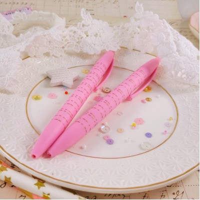 Ручка автоматическая с розовым корпусом